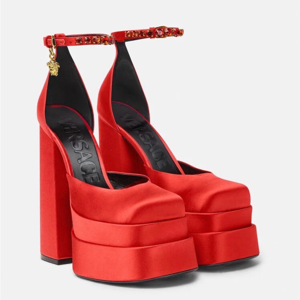 Red Versace Aevitas size 40 (US 9.5W)